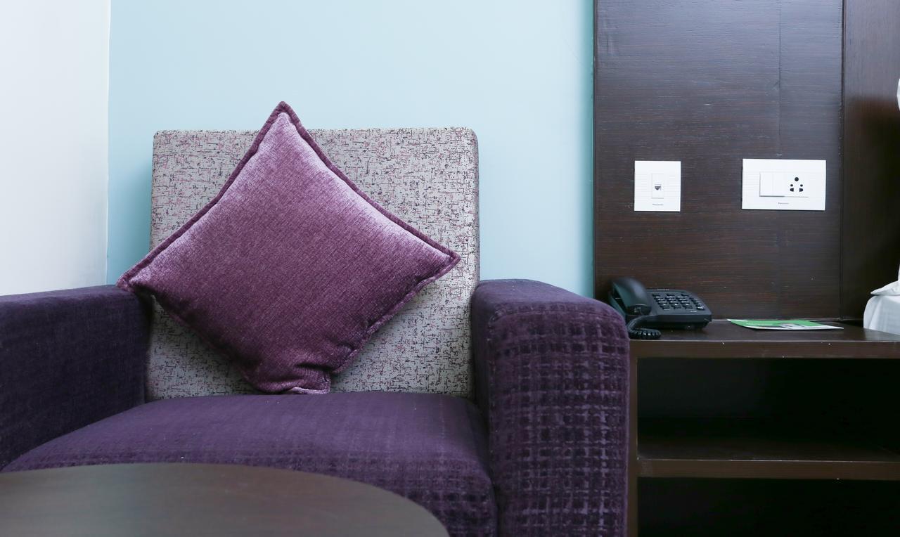Treebo C Plaza Hotel Vidzsajavádá Kültér fotó